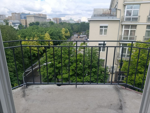 Перила балконные уличные - металлические ограждения в Московской области от mastersmetall